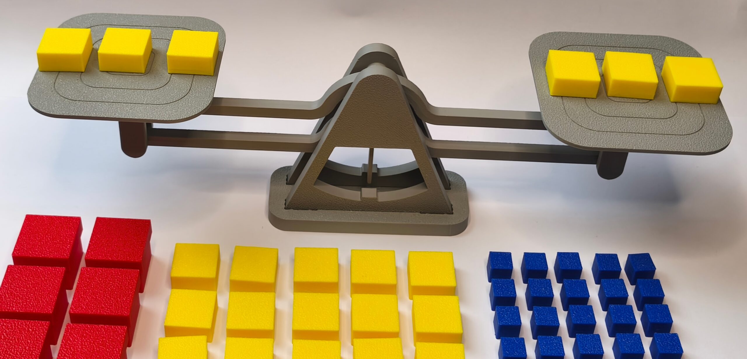 Bild der Waage für Gleichungen mit Zubehör